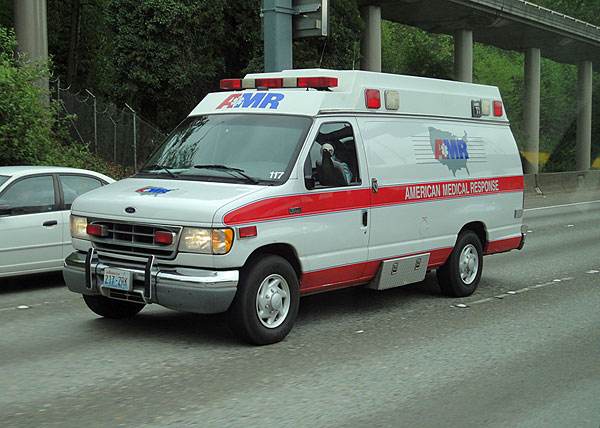 救護車生產廠家簡析車內的醫療配置有哪些？