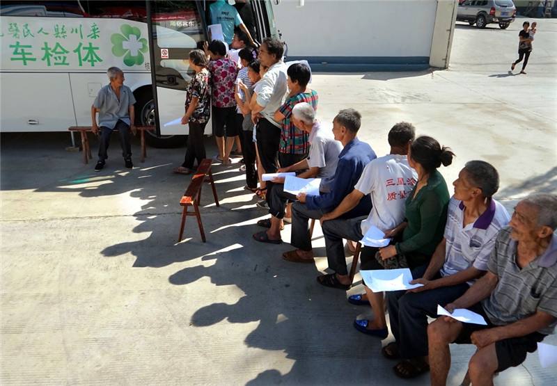 移動體檢車造福人民群眾，生產廠家為健康護航02
